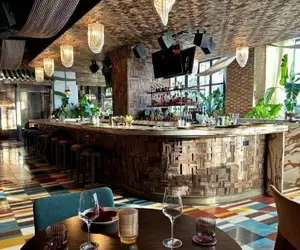 The Randolph Bar at Expat